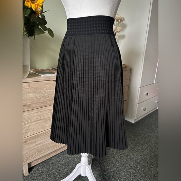 Black Shiny Pleated Knee-Length Midi Thick Elastic High-Waist Modest Skirt Sz M - Picture 14 of 16